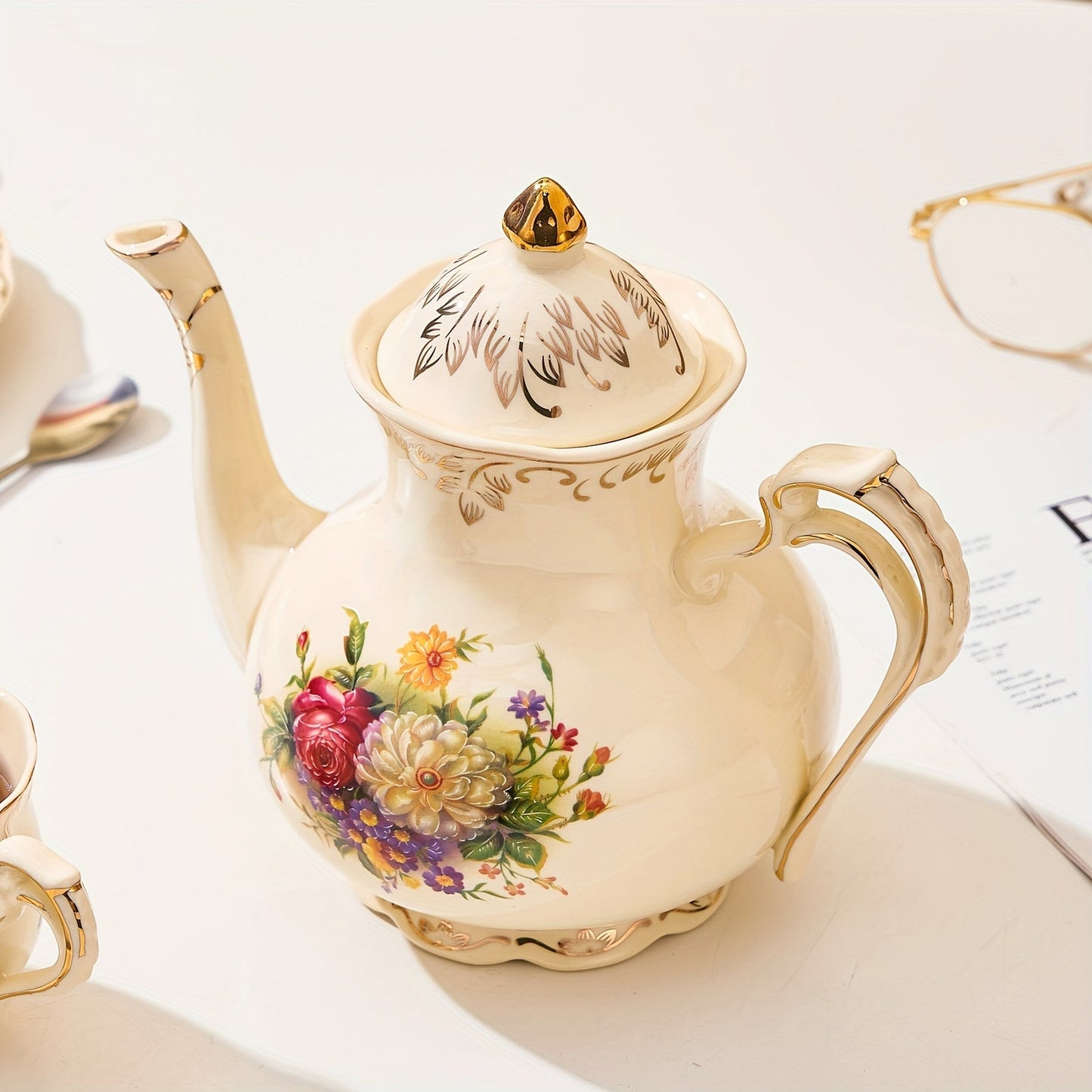 1pc Exquisite Floral Ceramic Coffee Pot - Retro Palace Style Blooming Tea Infuser, European-Inspired Afternoon Tea Set, Round Shaped, Flowers Patterned, Perfect for Home, Office, Hotel, Christmas, Thanksgiving, Valentines Day Good Vibrations