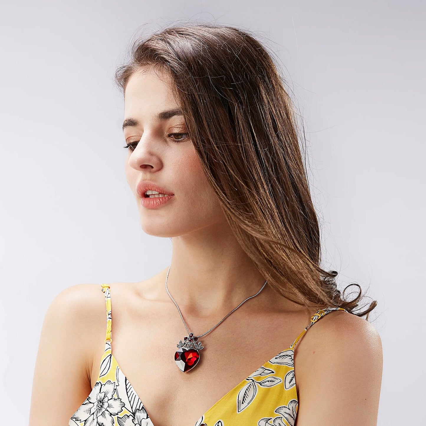 Charm Red Love Heart Crystal Pendant Necklace Classic Luxury Zircon Heart Forever Necklace For Women Fashion Wedding Jewelry Good Vibrations