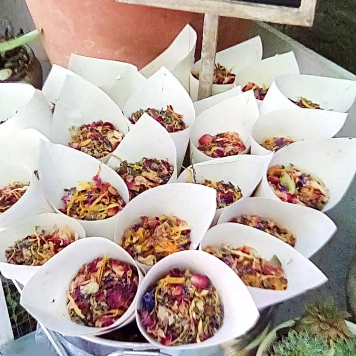 Kraft Paper Wedding Tray Confetti Cone Stand Box Tray Rustic Wedding Decoration Wedding Confetti Cones Wedding Cones  Set supply Good Vibrations