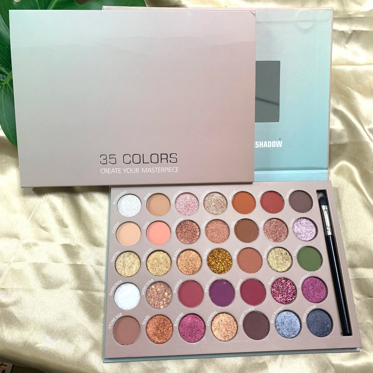 Wholesale Custom Your Own Brand Makeup Eye Shadow Palette Private Label Makeup Eyeshadow Palette Good Vibrations