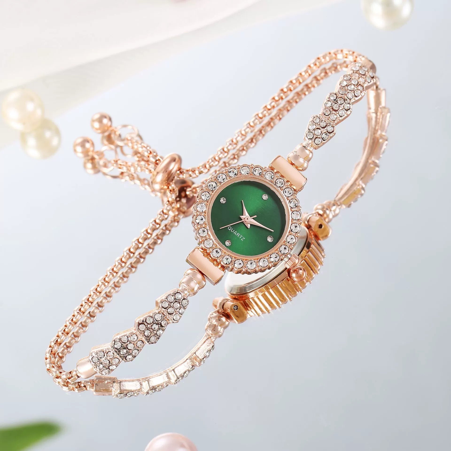 2024 New Arrival Fashion Diamond round Women's Watch Free Adjustment Bracelet Watch Women's Quartz Watch Good Vibrations