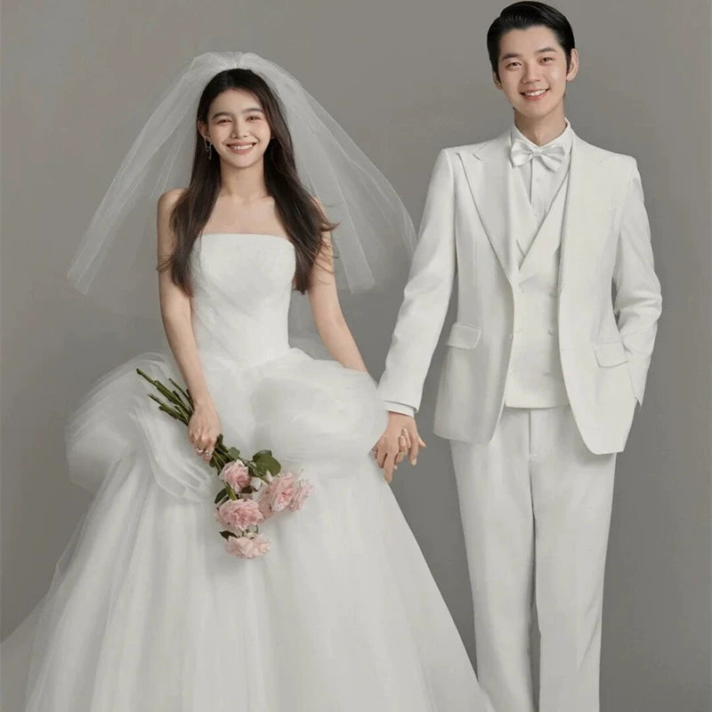 Photo Studio Men's Theme Wedding Photo White Suit Suit Good Vibrations