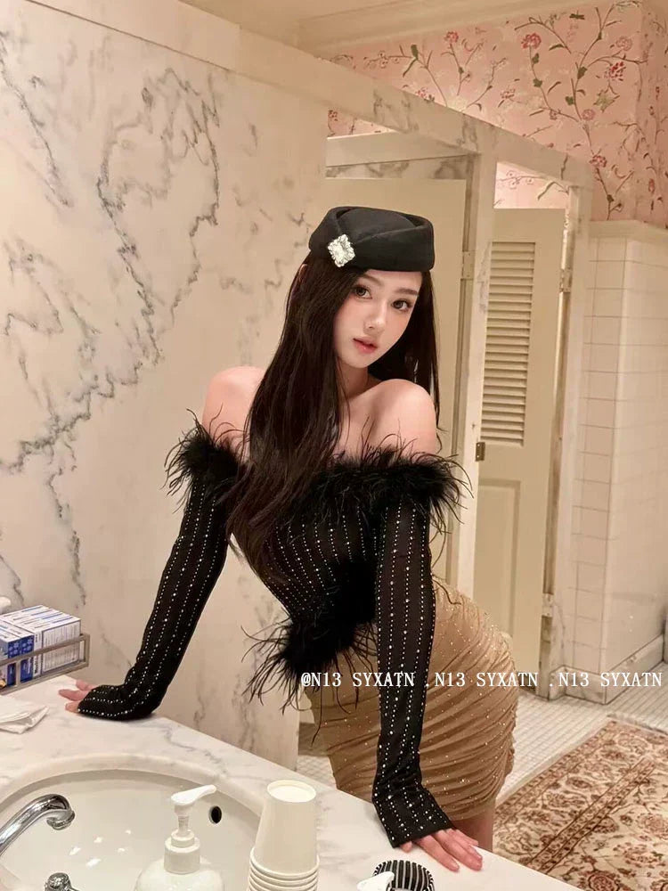 N13 Syxature Desire off-shoulder fur hot drilling top, autumn 2024 fashion, long sleeve, one-word collar, short length.