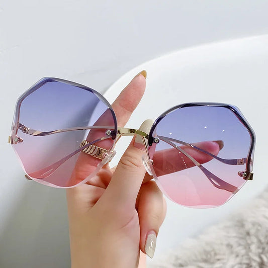 Fashion Sunglasses Women Metal Female UV400 Vintage Ladies Stylish Design Oversized Square Sunglasses For Women Good Vibrations