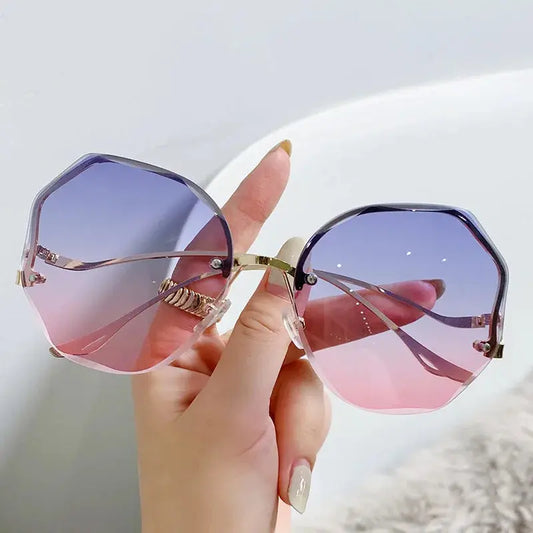 Fashion Sunglasses Women Metal Female UV400 Vintage Ladies Stylish Design Oversized Square Sunglasses For Women Good Vibrations