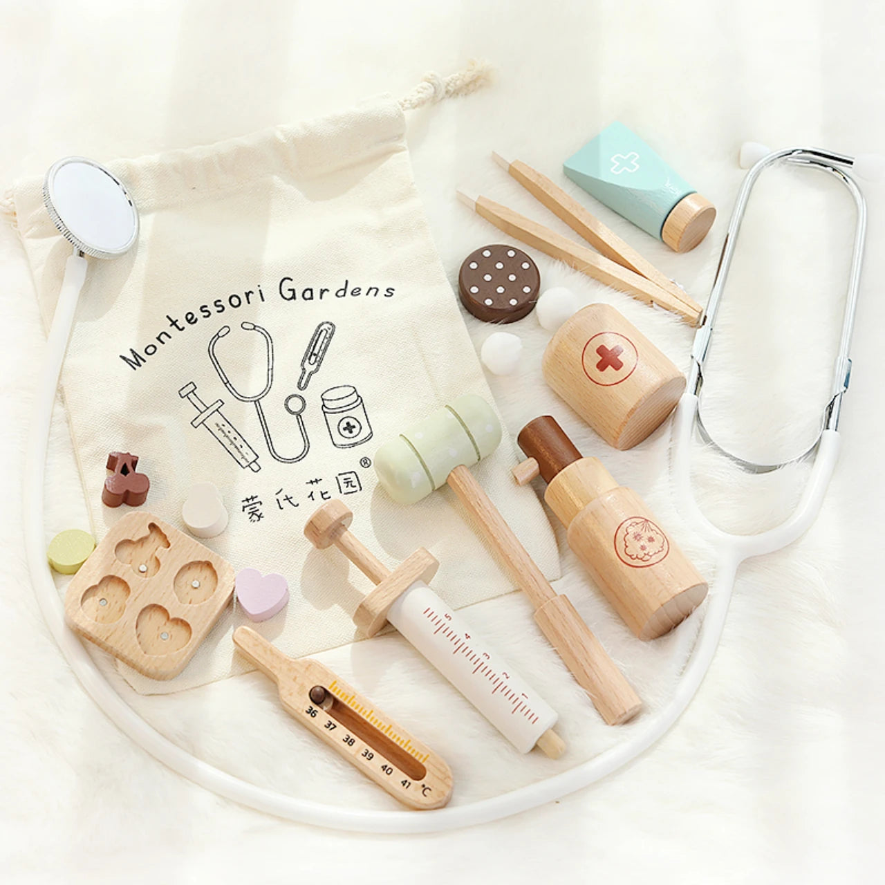 Children playing house simulation, doctors, nurses, stethoscopes, medical kits, syringes, toy sets, wooden boys and girls Good Vibrations