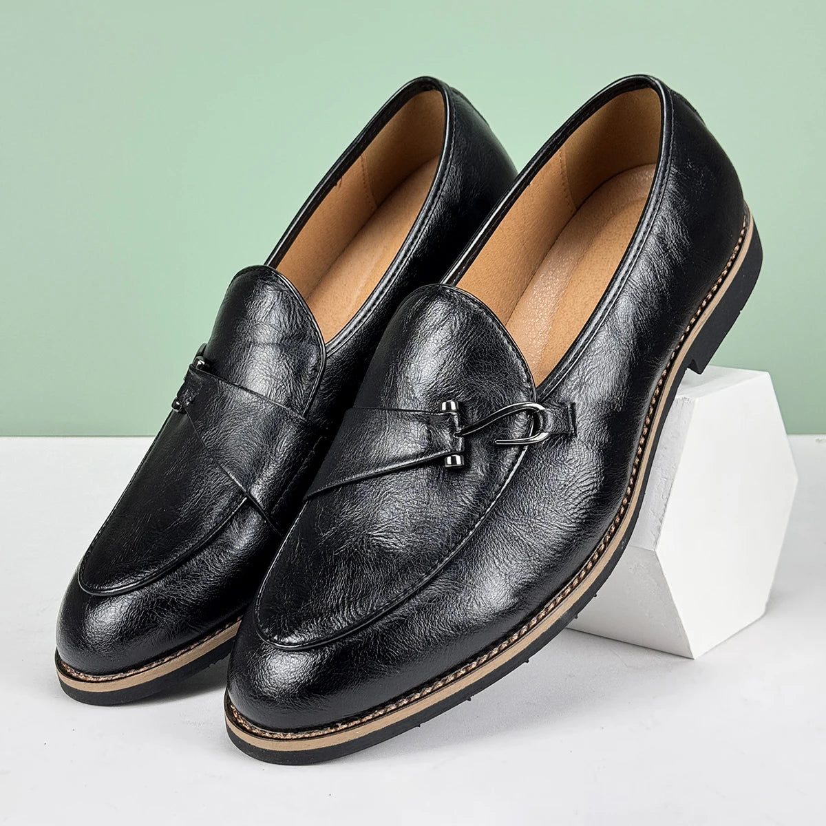 Men's Formal Leather Shoes British Style Poop Loafers Over-The-Foot Pointed Toe Breathable Non-Slip Business Casual Wedding Office Black Shoes Good Vibrations
