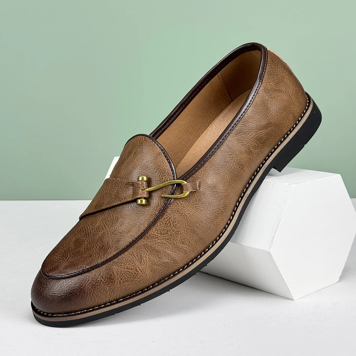 Men's Formal Leather Shoes British Style Poop Loafers Over-The-Foot Pointed Toe Breathable Non-Slip Business Casual Wedding Office Black Shoes Good Vibrations