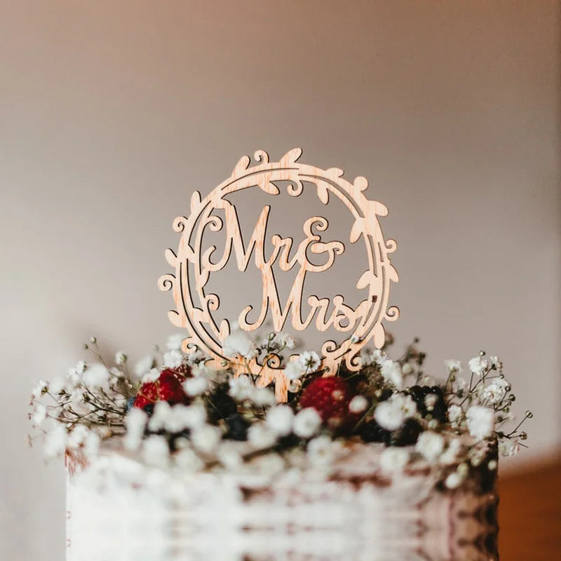 1Pcs Hollow Letter Love Just Married Mr&Mrs Cake Topper Bride and Groom Wooden Wedding Cake Topper For Wedding Party Supplies Good Vibrations