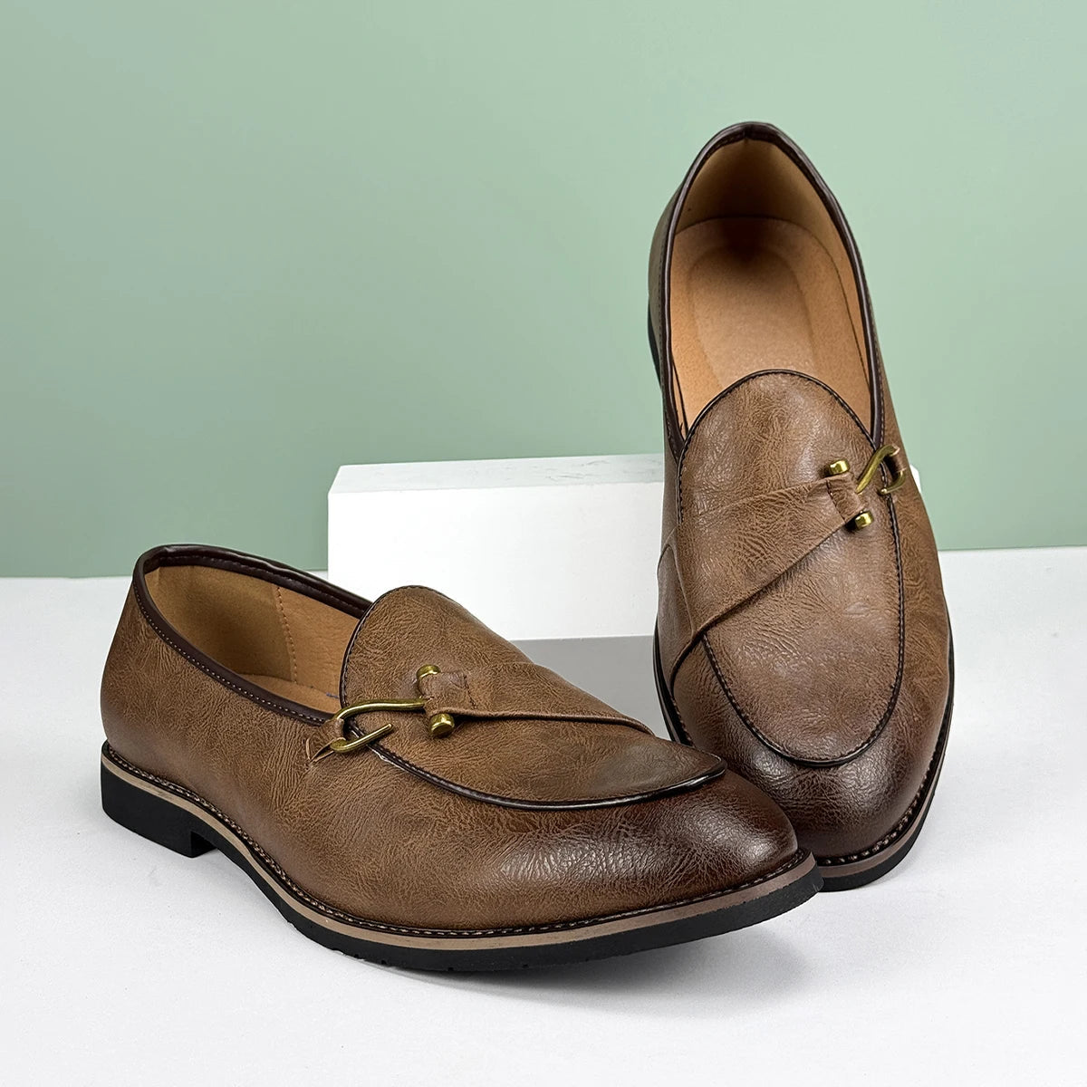 Men's Formal Leather Shoes British Style Poop Loafers Over-The-Foot Pointed Toe Breathable Non-Slip Business Casual Wedding Office Black Shoes Good Vibrations