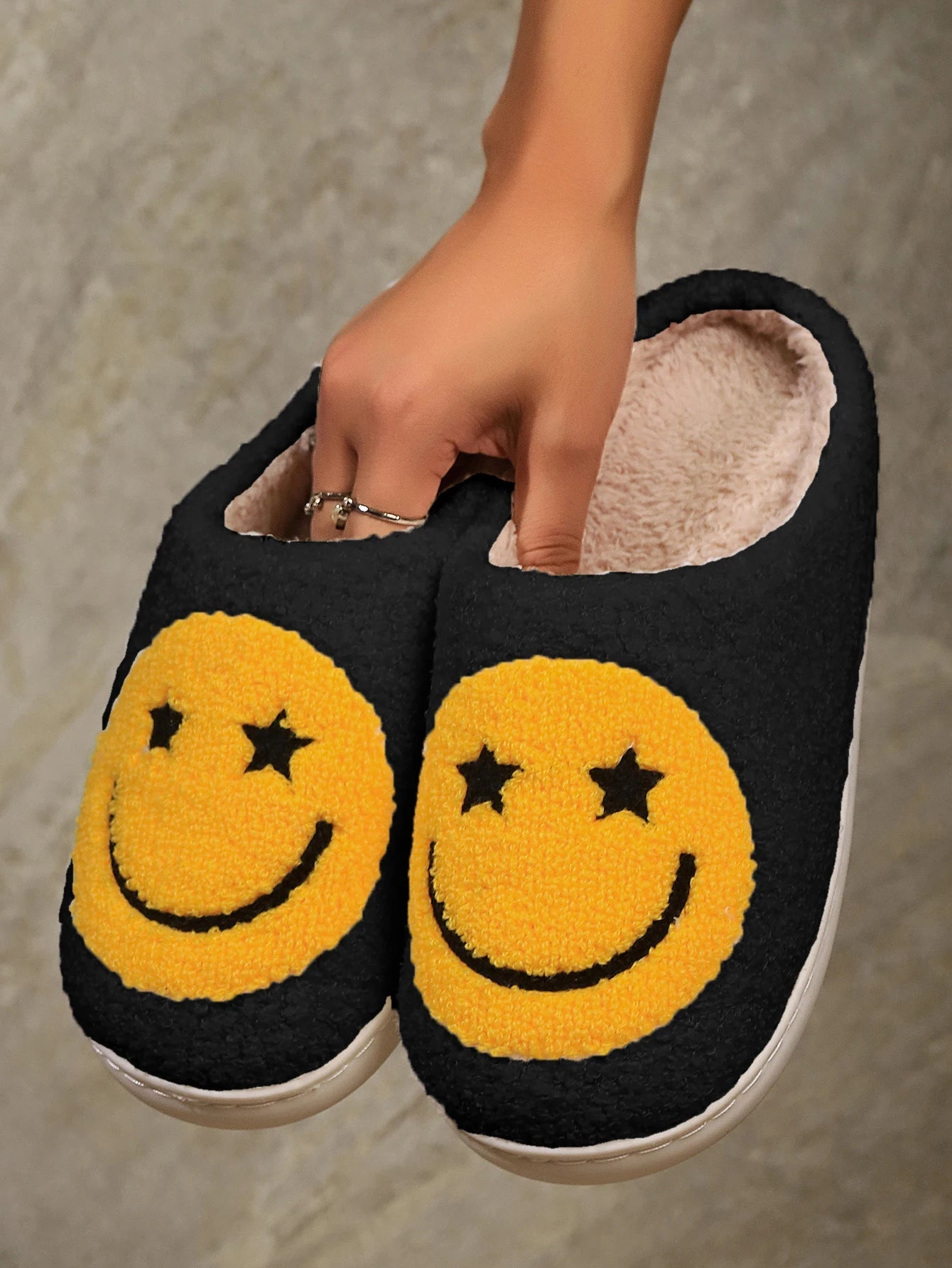 Women's Winter Slippers New Halloween Cartoon Star Eyes Smiling Face Indoor Warm Plush Slippers Good Vibrations