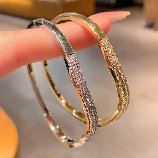 New Exquisite All-match Simple Bracelet Sweet Fashion Temperament Bracelet Women's Banquet Bracelet Good Vibrations