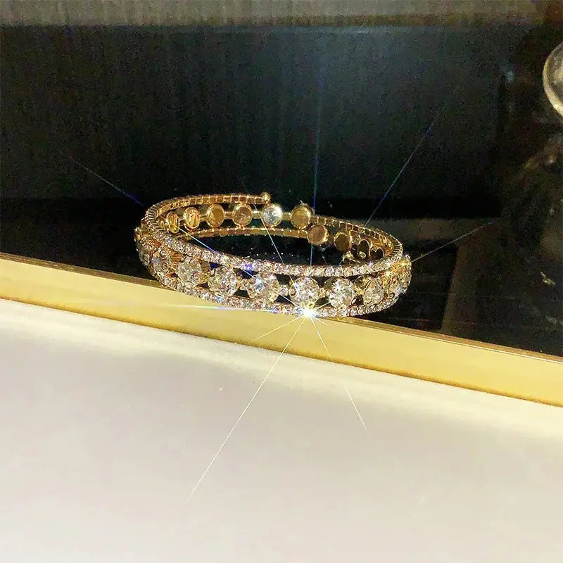 Three Layer Full Diamond Exquisite Fashionable High-end Versatile Personality Bracelet Shining Rose Gold Retro Good Vibrations