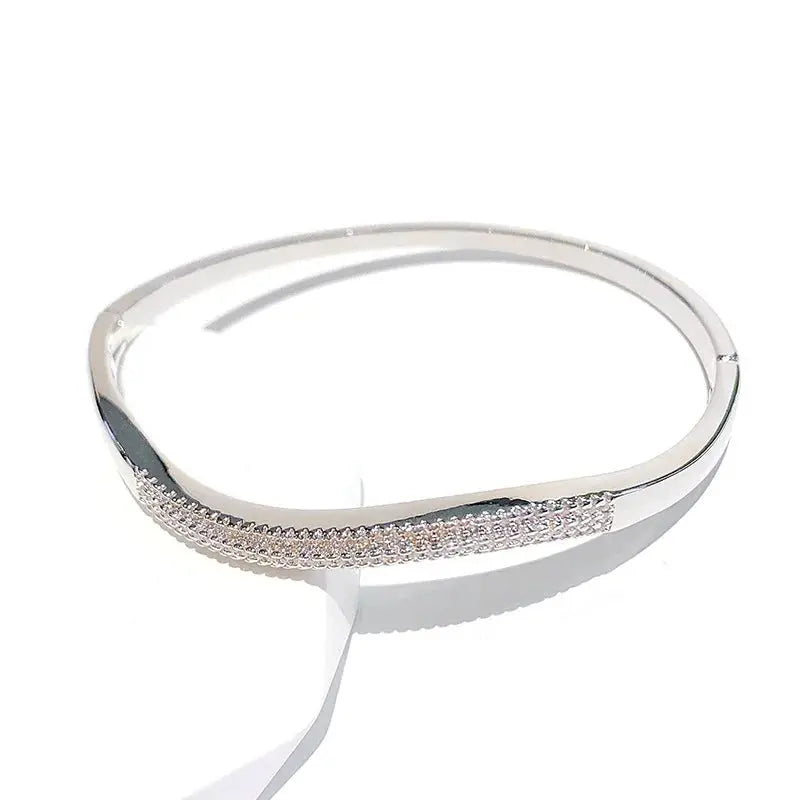 New Exquisite All-match Simple Bracelet Sweet Fashion Temperament Bracelet Women's Banquet Bracelet Good Vibrations