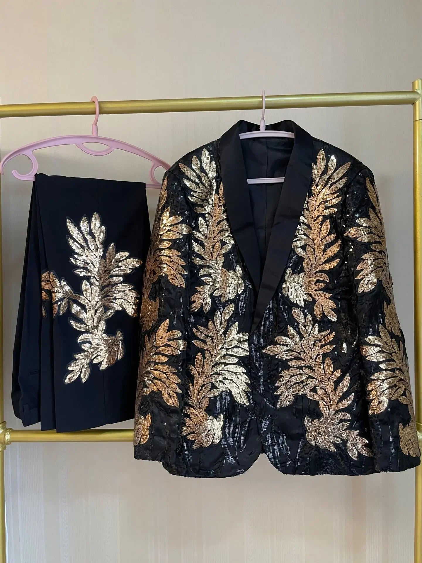 Men's Gold Sequin Applique Fashion Trend Suit Set High-Quality Casual Jacket And Western Pants Two-Piece Ensemble Good Vibrations
