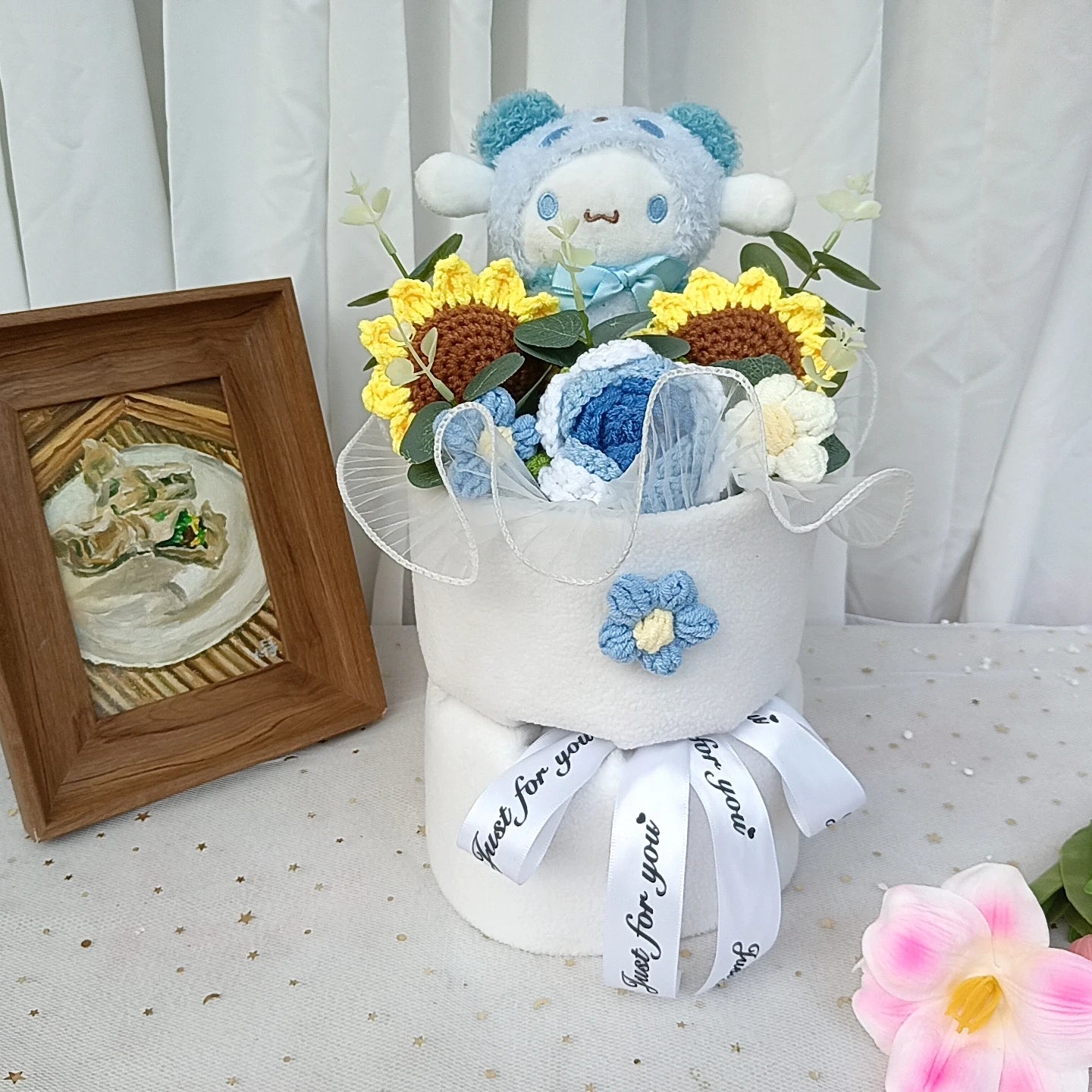 Hug bucket Hello Kitty Kuromi Cinnamoroll Plush bouquet Handmade Knitting Sunflower Rose Flower Valentine's Day Birthday Gift Good Vibrations