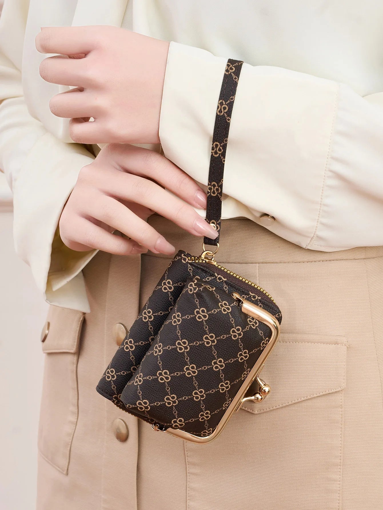 Women's Wallet Fashion Print Short Coin Purse Retro Multi-function Accordion Card Holder Money Clip with Wristband and Kiss Lock Good Vibrations