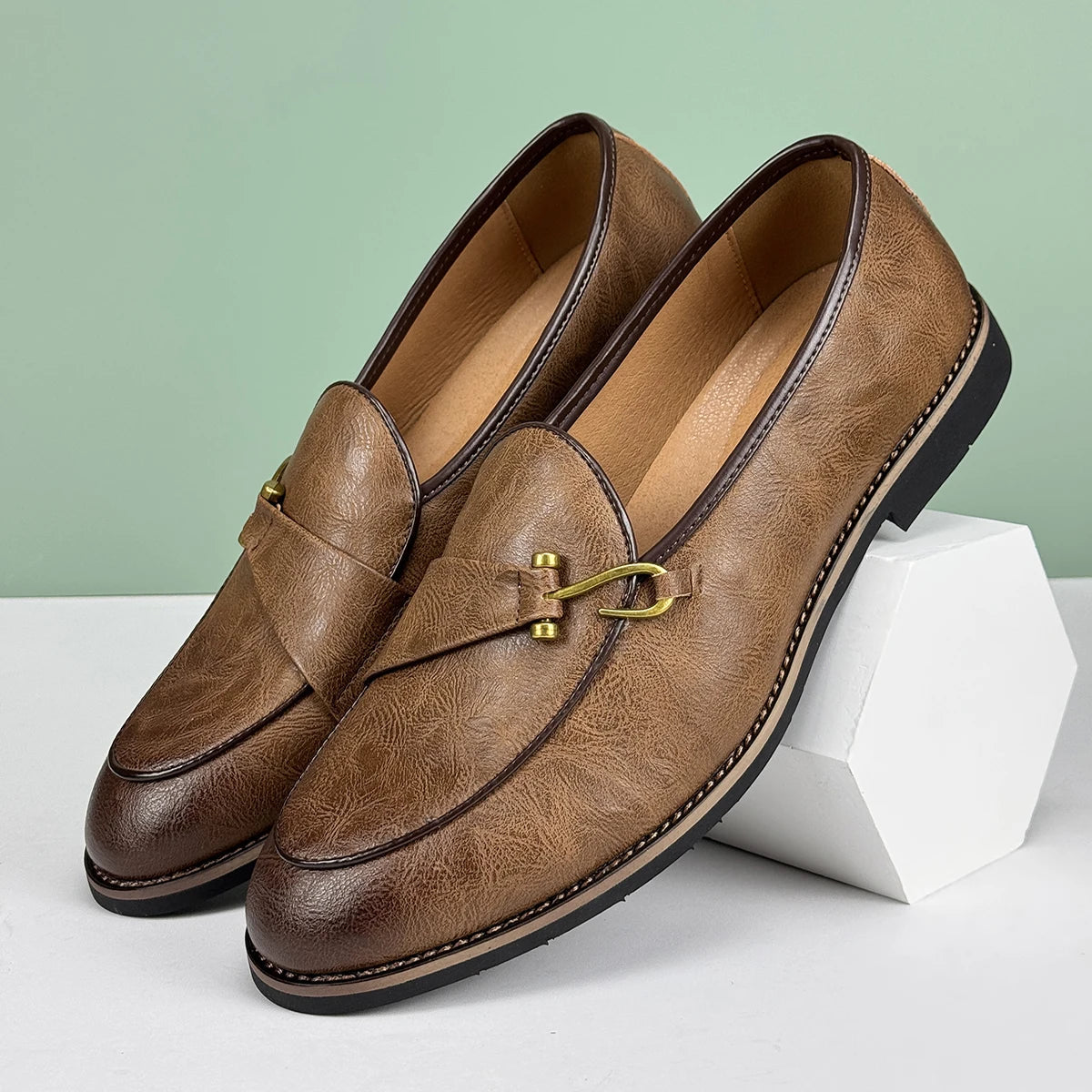 Men's Formal Leather Shoes British Style Poop Loafers Over-The-Foot Pointed Toe Breathable Non-Slip Business Casual Wedding Office Black Shoes Good Vibrations