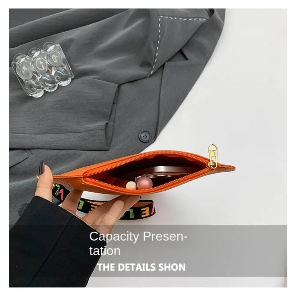 PU Coin Purse Trendy Female Bag Women Wallets New Heart-shaped Bag Zipper Purse Wrist Clutch Storage Portable Bag Fashion Good Vibrations