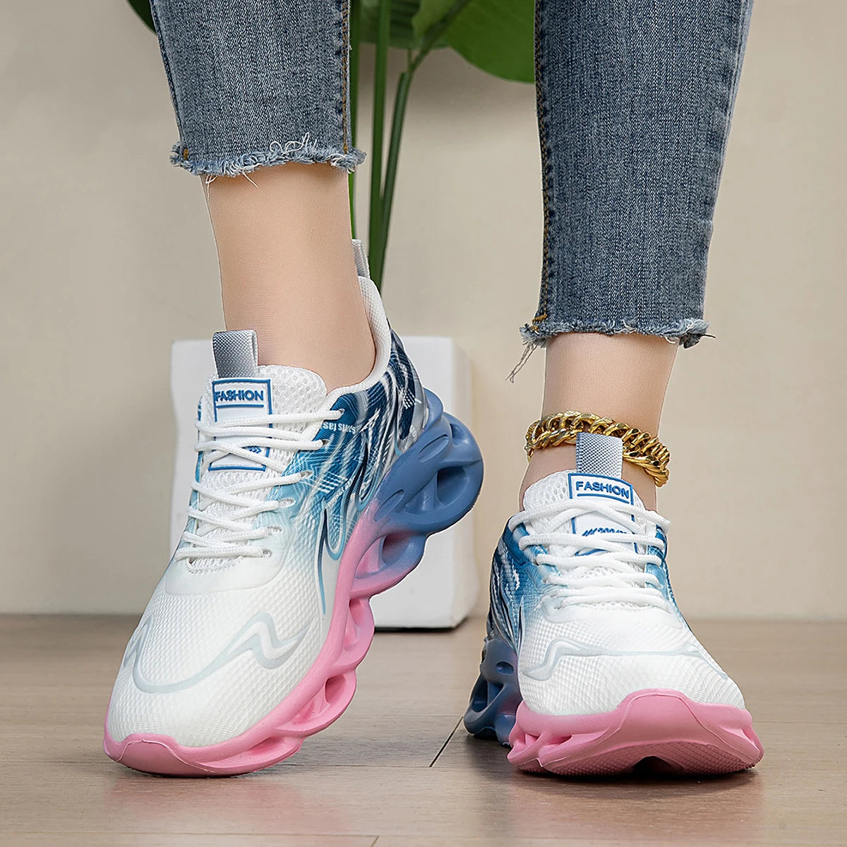 Fashion Women's Running Shoes Light Mesh Soft Bottom Tennis Shoes Teenagers Trendy Outdoor Sports Shoes Anti-slip Casual Shoes Good Vibrations