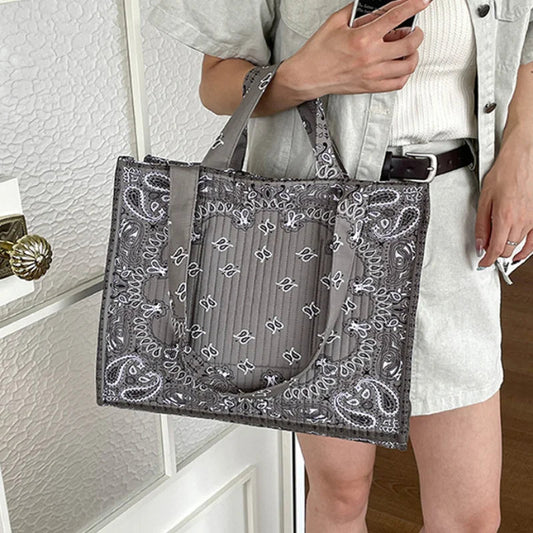 Women Paisley Print Quilted Tote Bag Large Capacity Casual Shoulder Handbag Vintage Bandana Pattern Commuter Shopping Bag