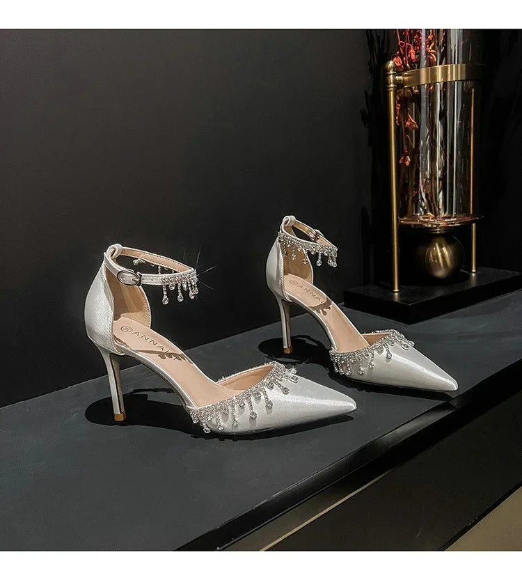 Comemore 2025 White Wedding Bridesmaid Shoes Satin Fashion Rhinestone Fringe Chain High Heels Black Temperament Elegance Pumps Good Vibrations