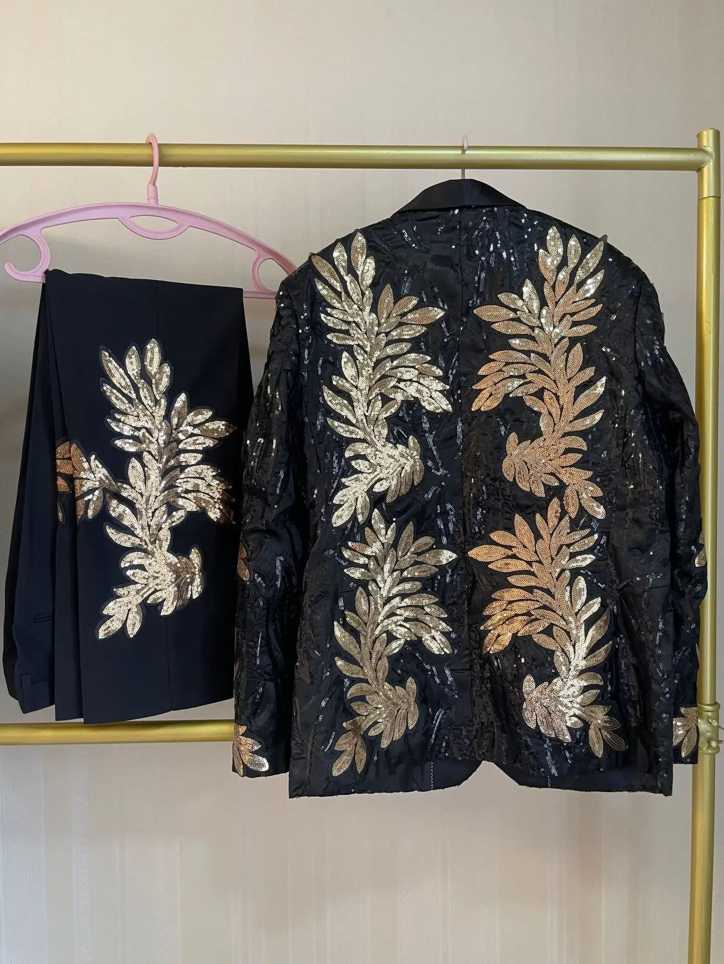 Men's Gold Sequin Applique Fashion Trend Suit Set High-Quality Casual Jacket And Western Pants Two-Piece Ensemble Good Vibrations