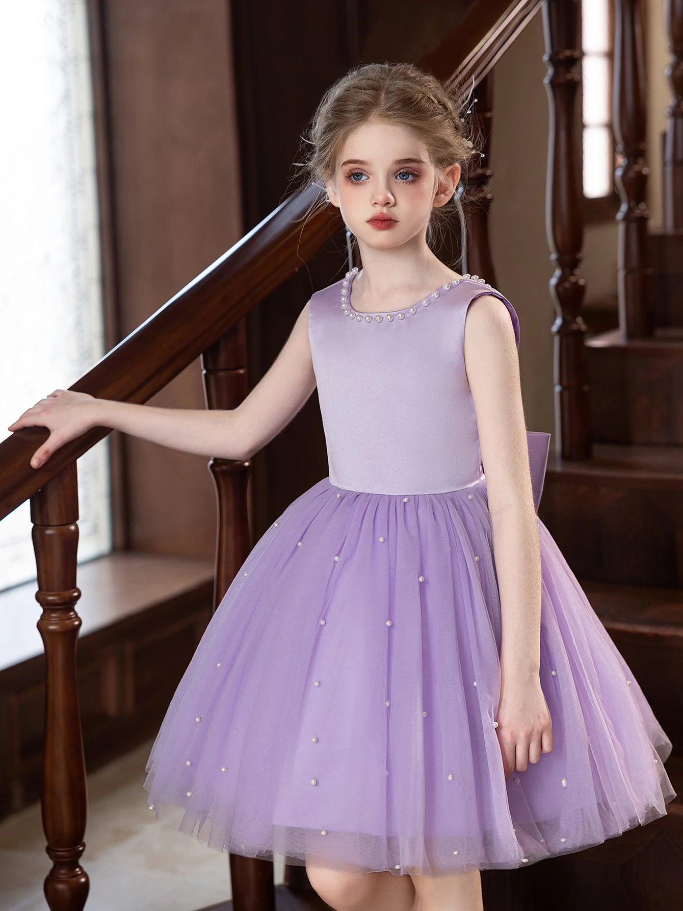 Elegant Girl Party Dress White Short Dress with Big Bow Design Shaggy Gauze Material for Girl Wedding Dress