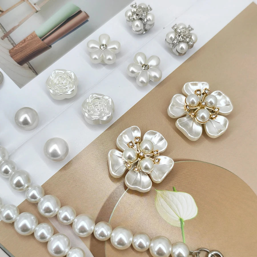 12pcs Luxury ABS Pearl Rose Flower Chain Charms for Crocs Decoration Suitable for Clogs Bogg Beach Bags Party Gift Idea Good Vibrations