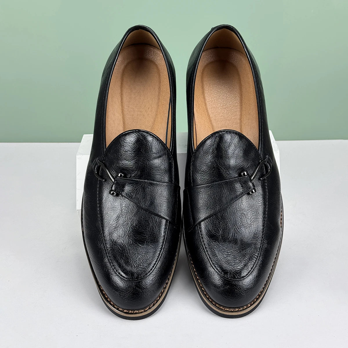 Men's Formal Leather Shoes British Style Poop Loafers Over-The-Foot Pointed Toe Breathable Non-Slip Business Casual Wedding Office Black Shoes Good Vibrations