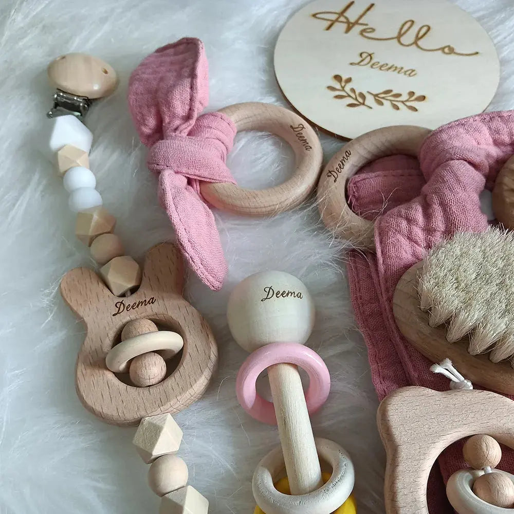 10 Pieces Of Personalized Name Newborn Bath Toy Gift Set 0-12 Months Old Baby Rattle Toy Baby Boy Girl Birth Name Plate Gift Set Good Vibrations