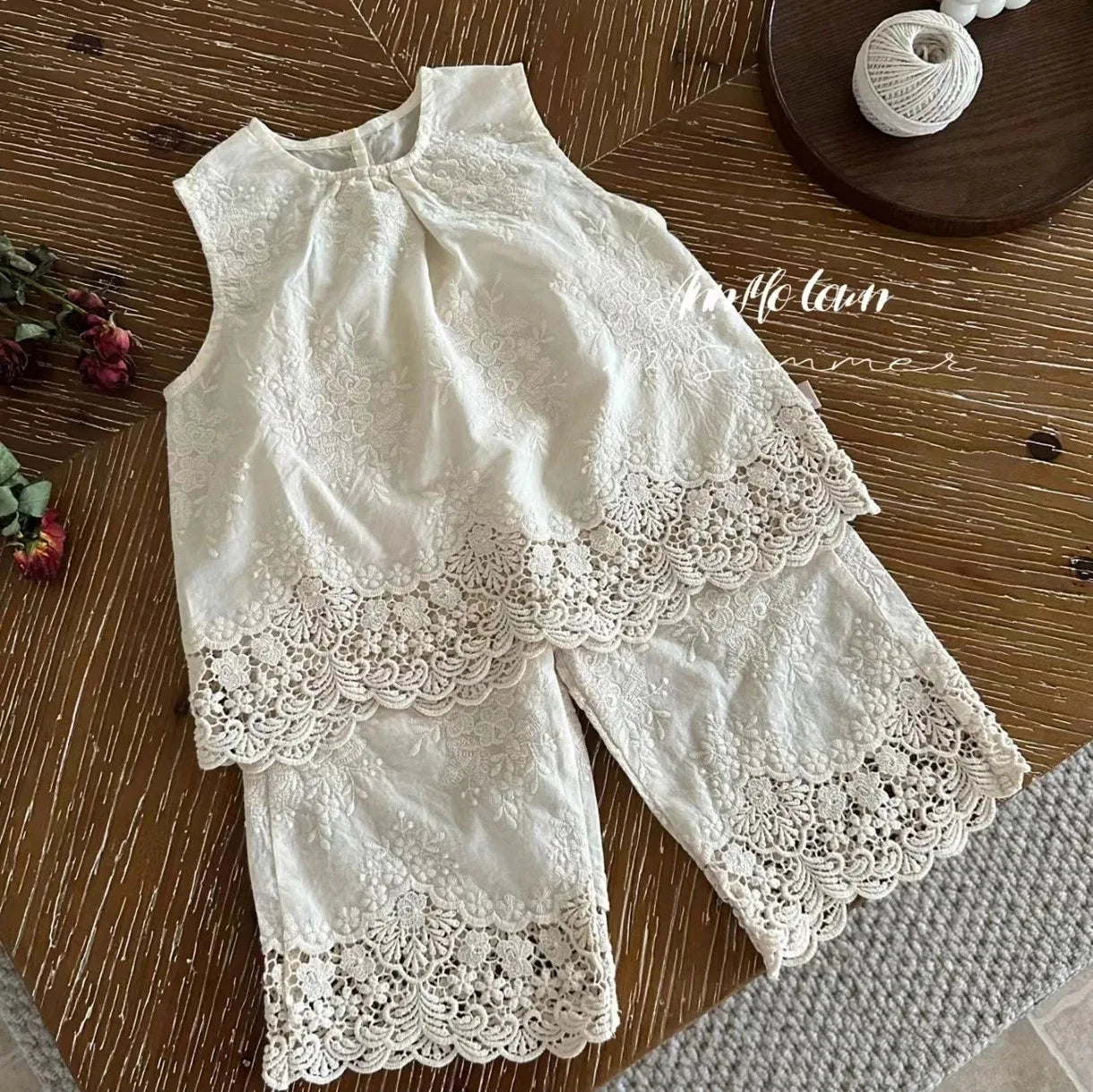 Girls' Suit, Foreign Style, New Children's Clothing, Summer Clothing, Baby Fashionable Lace Sleeveless Two-piece Set Good Vibrations