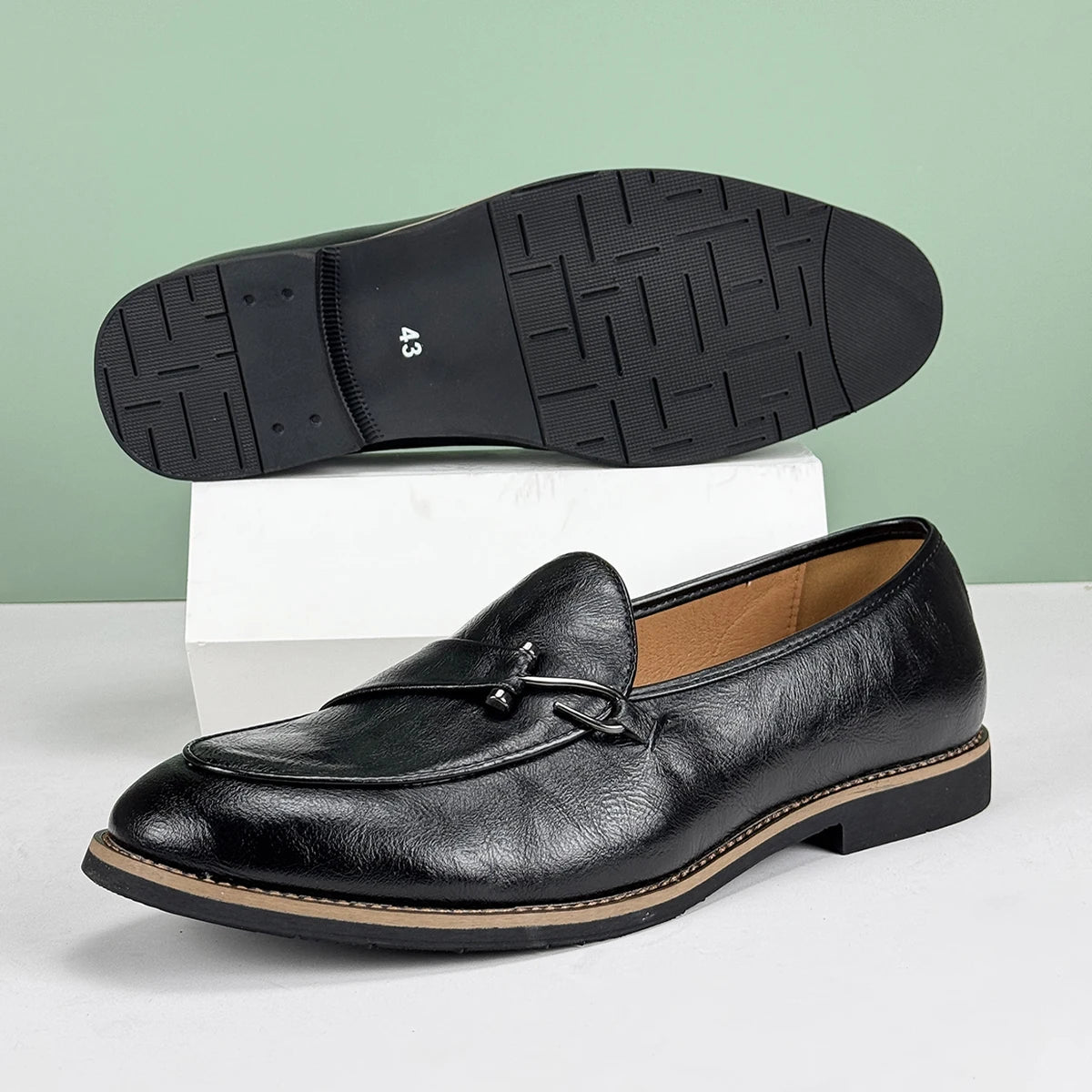 Men's Formal Leather Shoes British Style Poop Loafers Over-The-Foot Pointed Toe Breathable Non-Slip Business Casual Wedding Office Black Shoes Good Vibrations