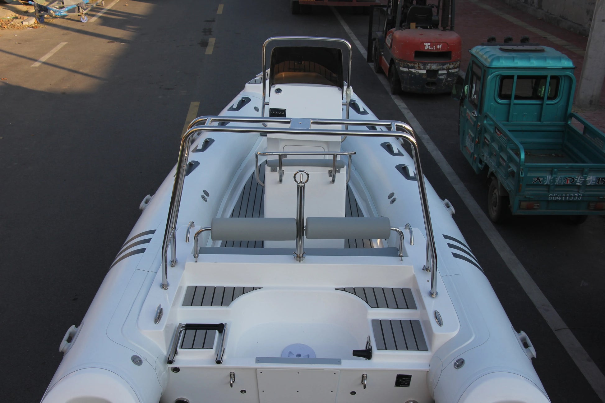19ft Luxury Fiberglass Inflatable Rib Boat 5.8m Yacht For Ocean Waters For Waterplay Good Vibrations