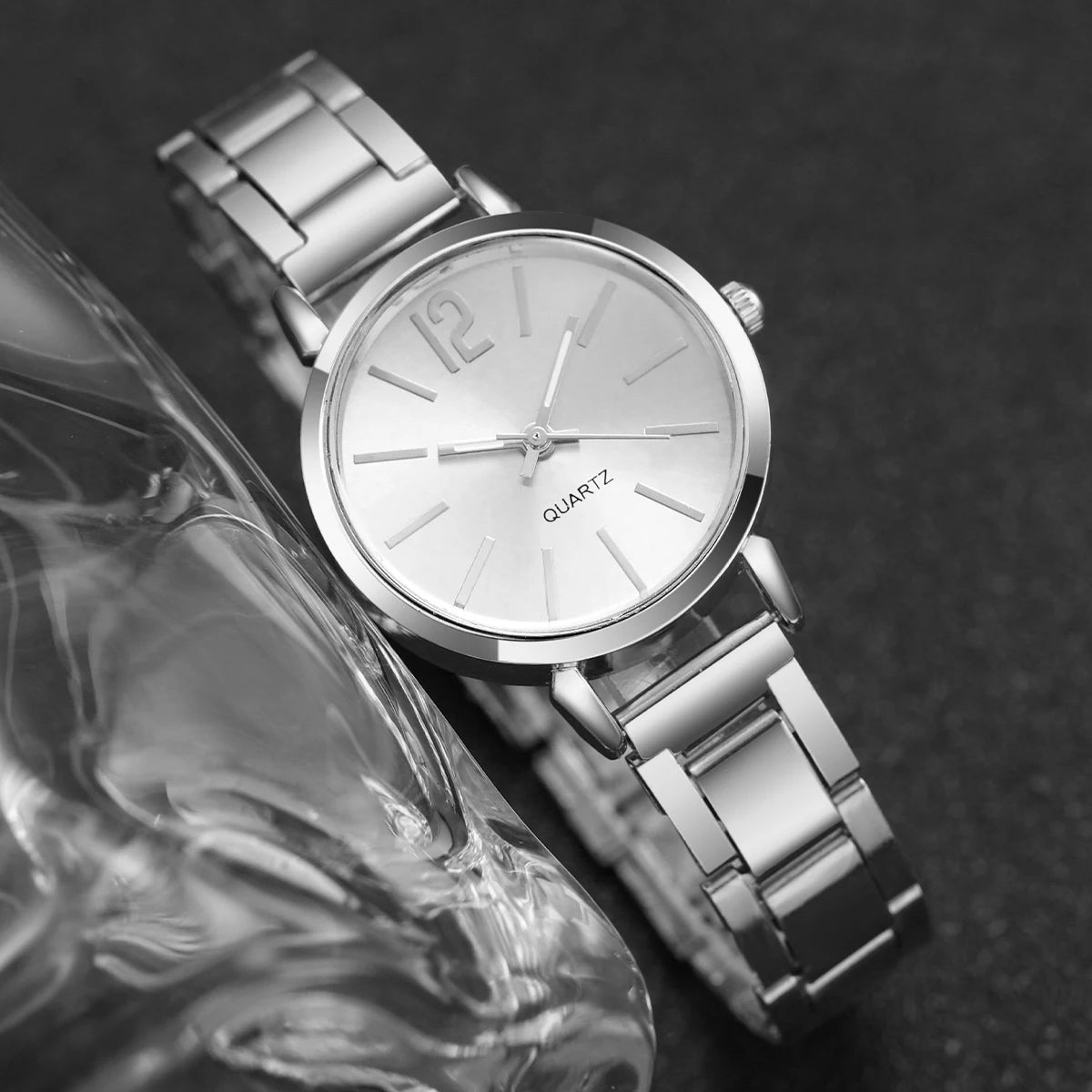 Fashion Women Elagant Watch Casual Simple Steel Strap Quartz Watch Love Bracelet 2PCs Set Temperament Wearing Style Good Vibrations