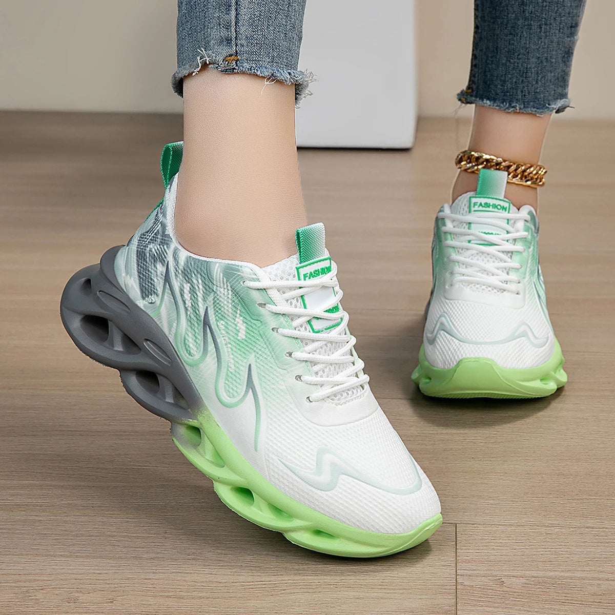 Fashion Women's Running Shoes Light Mesh Soft Bottom Tennis Shoes Teenagers Trendy Outdoor Sports Shoes Anti-slip Casual Shoes Good Vibrations