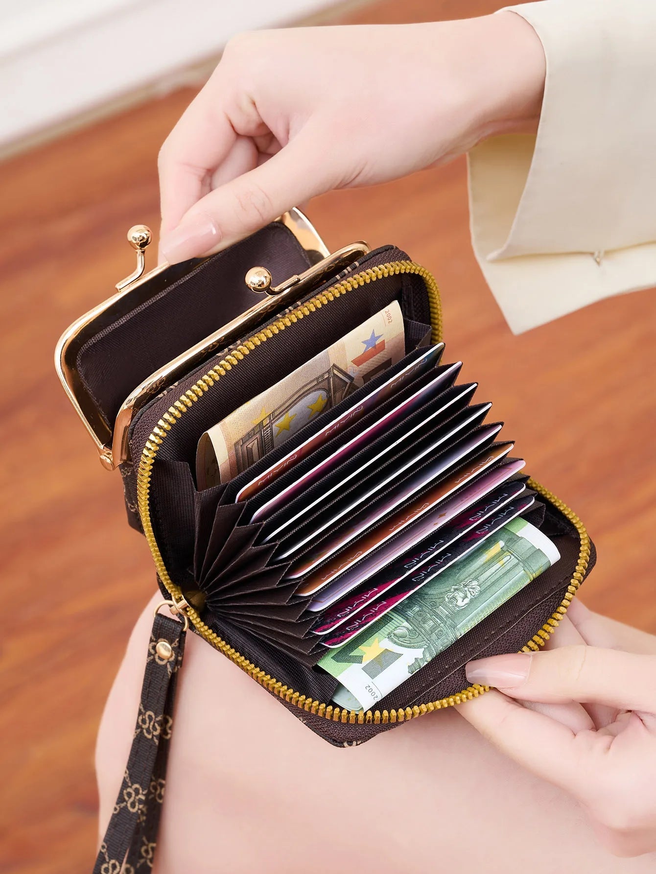Women's Wallet Fashion Print Short Coin Purse Retro Multi-function Accordion Card Holder Money Clip with Wristband and Kiss Lock Good Vibrations
