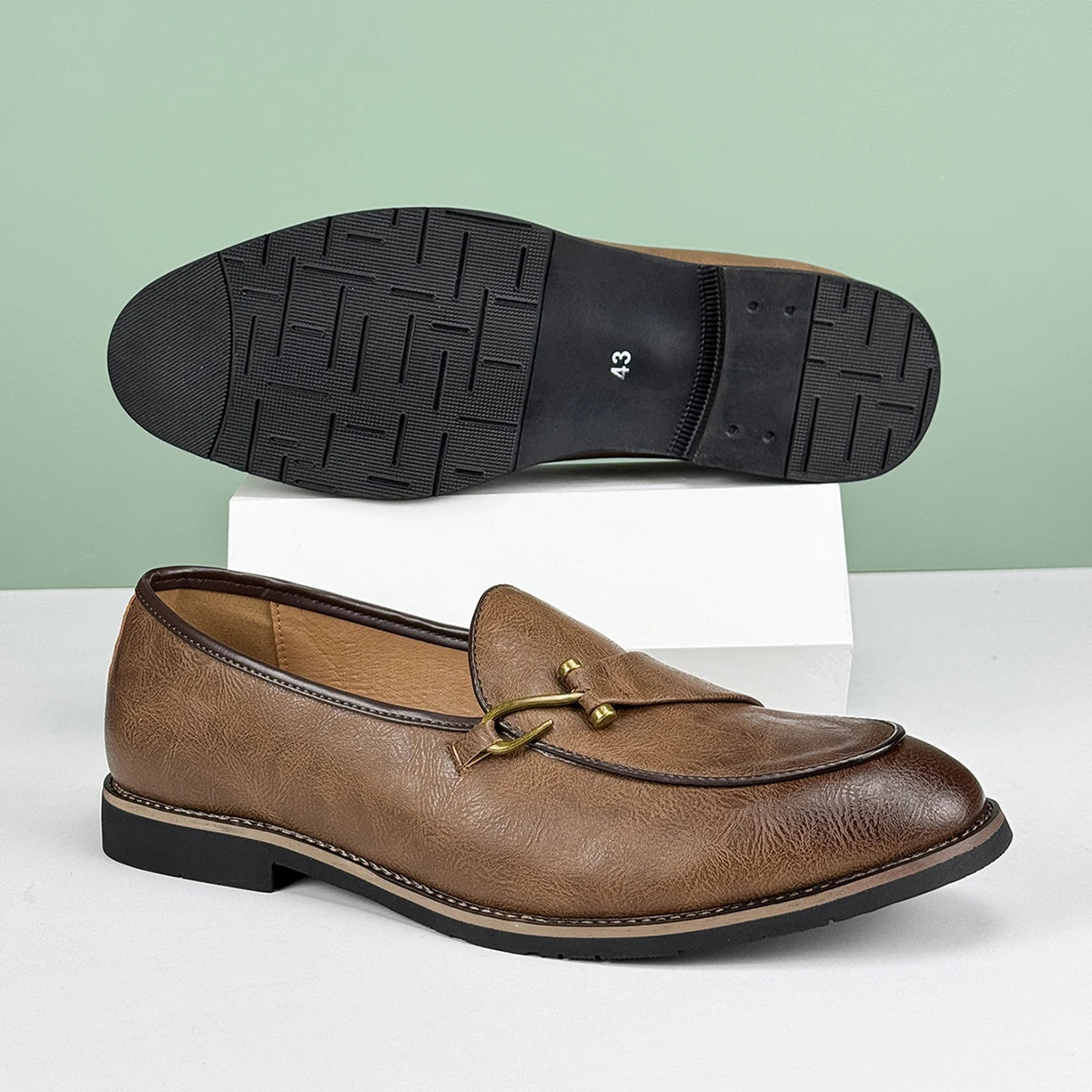 Men's Formal Leather Shoes British Style Poop Loafers Over-The-Foot Pointed Toe Breathable Non-Slip Business Casual Wedding Office Black Shoes Good Vibrations