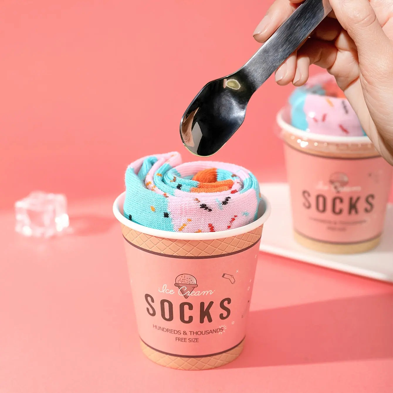 2025 Autumn/Winter New Arrival Funny Prank Gift Box Ice Cream Socks, Unisex Mid-Calf Knit Socks in Pink and Blue, Novel Food-Inspired Design, Stylish & Comfortable Streetwear/Casual Style for All Seasons – Perfect for Birth Good Vibrations