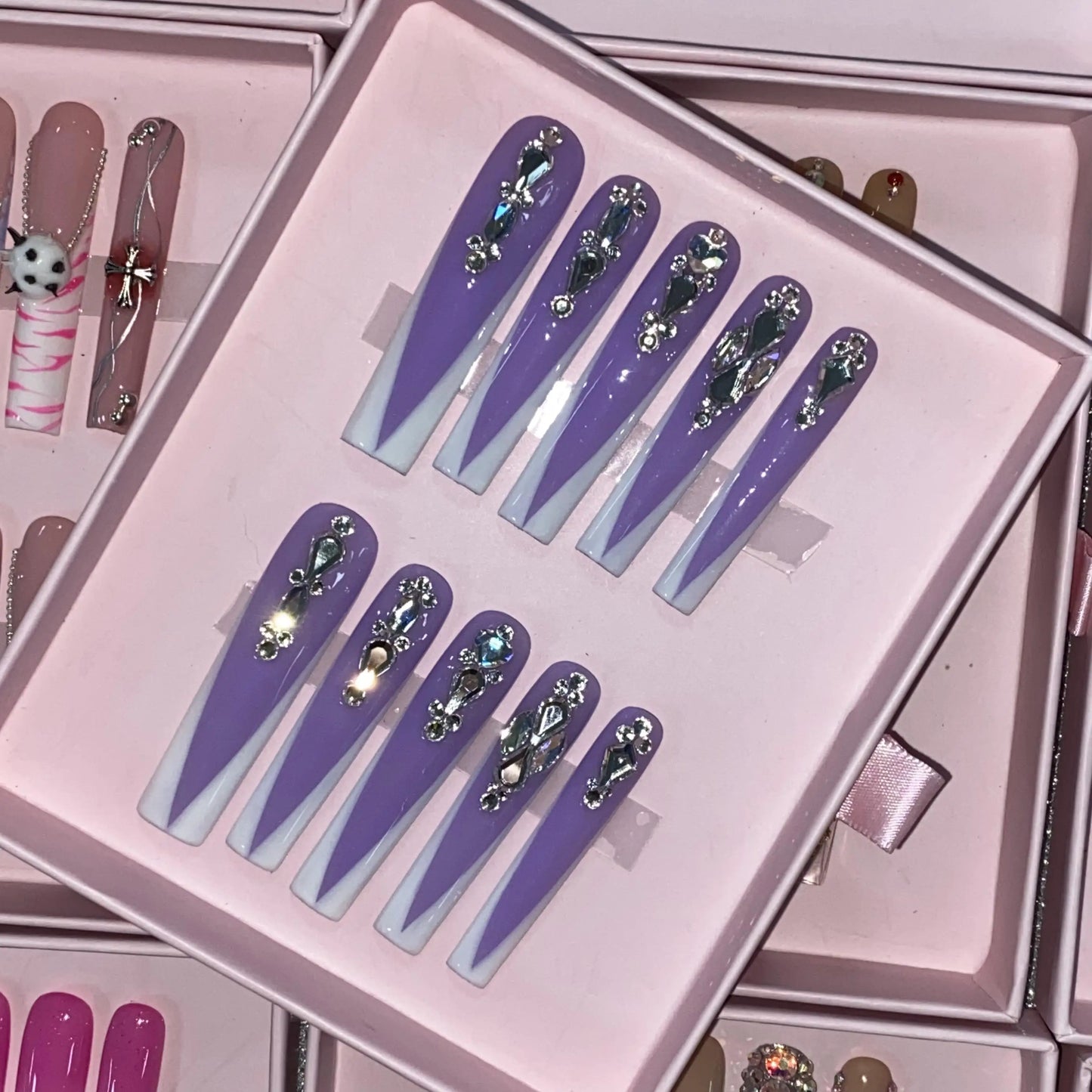 High Quality Multiply Designs 3D Handmade Customize Salon Press on Nails Acrylic Materials Set Good Vibrations