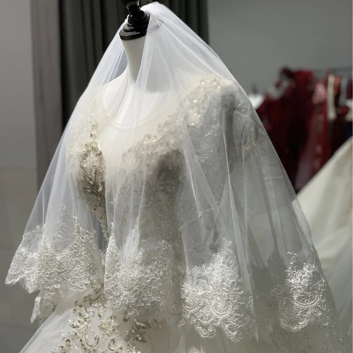 Latest Fashion Ivory/White 2-Layer Short Bridal Veil with Tulle Lace Trim Wedding Accessories Bridal Headdress Good Vibrations