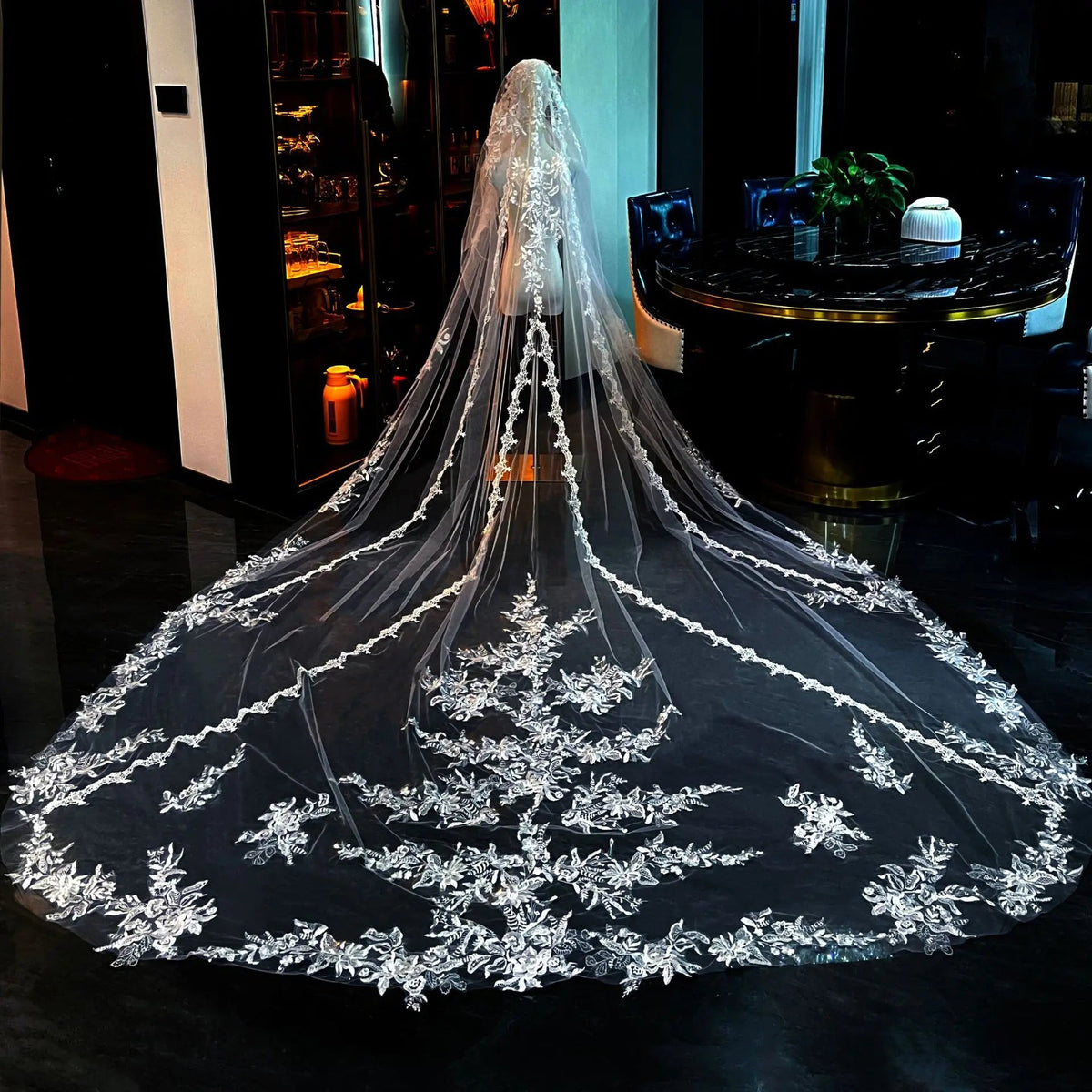 S7692F   Hot -selling Bride Is Married to Super Fairy Long Tail  Advanced Face Long Bridal Veils Elegant Good Vibrations