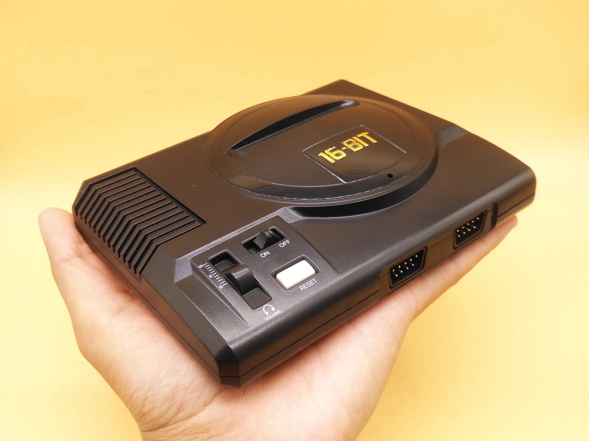 2025 New Retro Mini TV Video Game Console For Sega MegaDrive 16 Bit Games with 208 Different Built-in Games Two Gamepads AV Out Good Vibrations