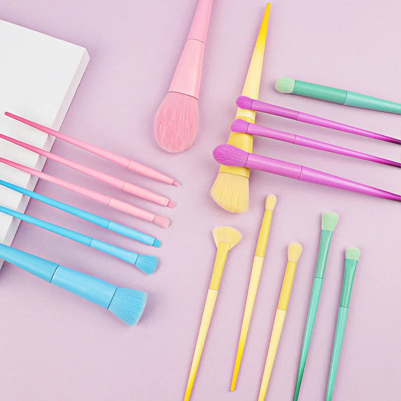 Wholesale 17-Piece Makeup Brush Set in 17 Candy Colors for Face Lips Concealer Eye Shadow Powder Repair Good Vibrations