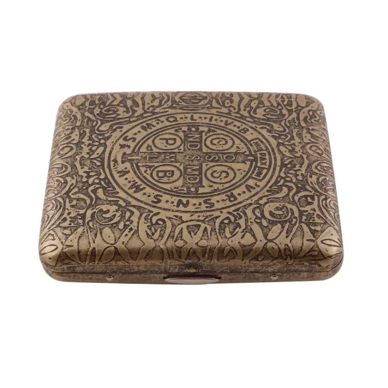Vintage metal cigarette case with classic engraved design, for holding 20 cigarettes, ideal men's gift.