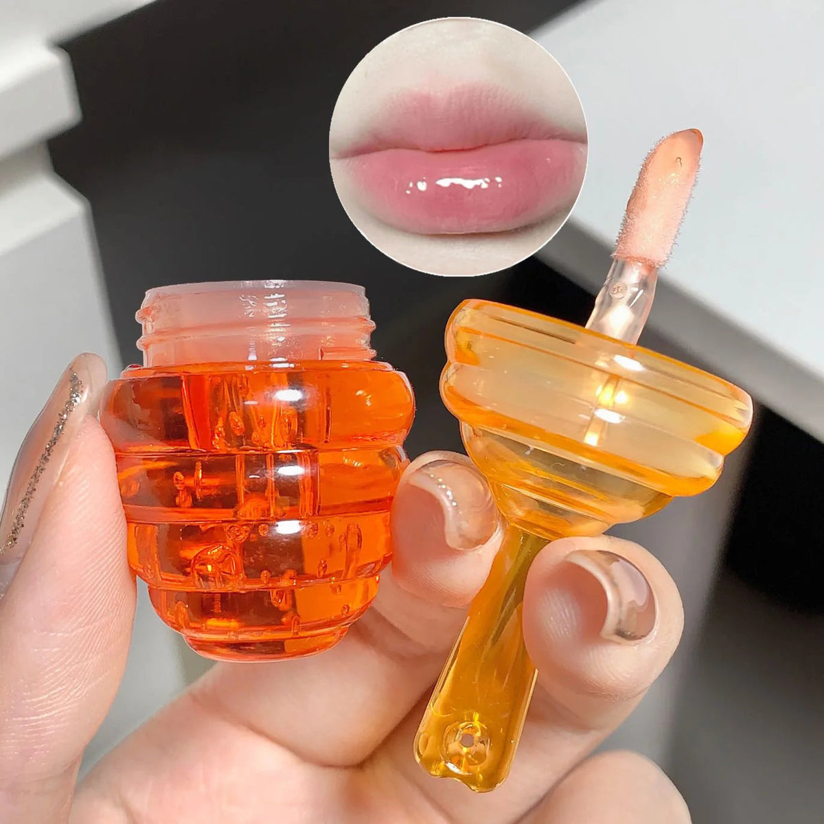 MAGIC CASA 2-Pcs Set Little Honey Pot Lip Oil Cute Lip Gloss Moisturizing Lip Line Hydrating Good Vibrations