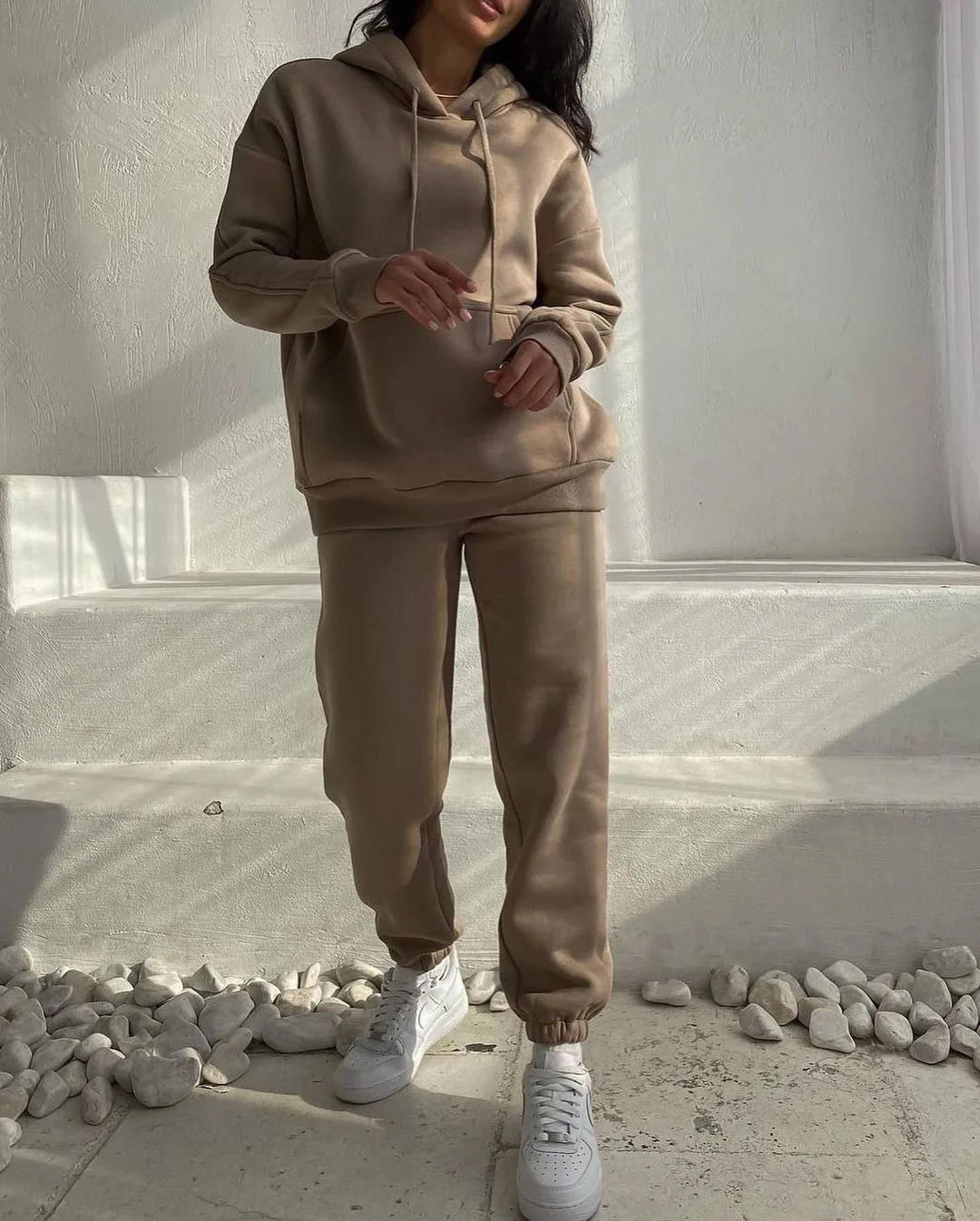 Liu Ming Custom Logo Wholesale Fashion Women Outfits Long Sleeve Hooded Loose Tracksuit Sweatshirt and Pants Set Good Vibrations