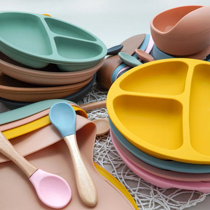Baby New Arrived Dinnerware Silicone Hot Sale Customized 100% Safe Bib Spoon Bowl Feeding Set Good Vibrations