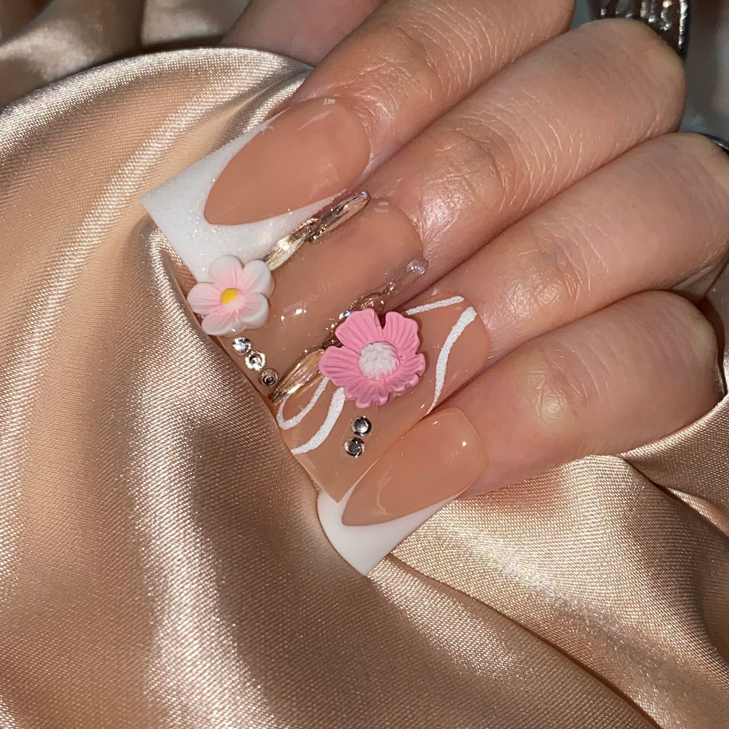 High Quality Multiply Designs 3D Handmade Customize Salon Press on Nails Acrylic Materials Set Good Vibrations