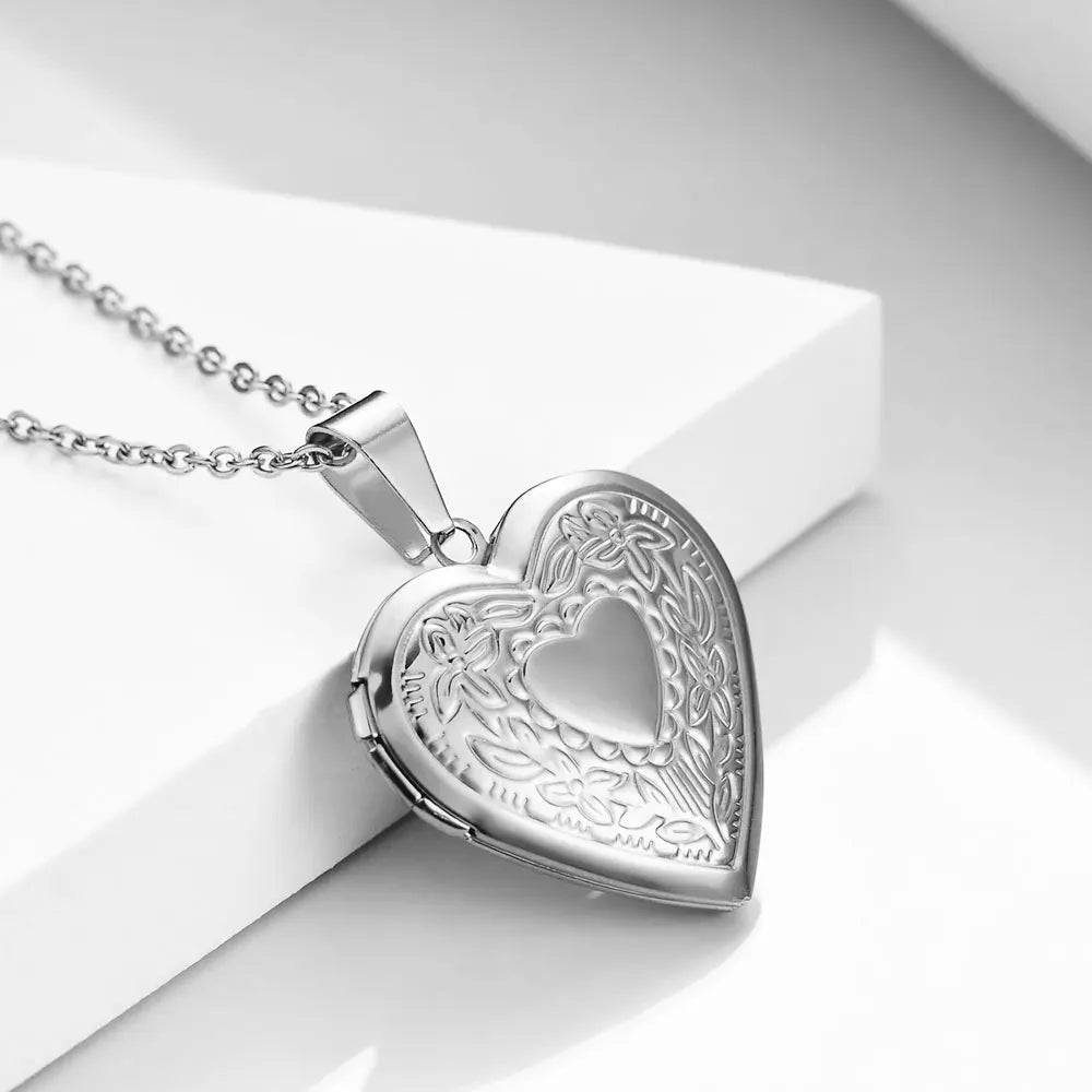 Fashion Heart Locket Pendant Necklaces for Women Openable Photo Frame Floral Stainless Steel Necklaces Family Love Collar Good Vibrations